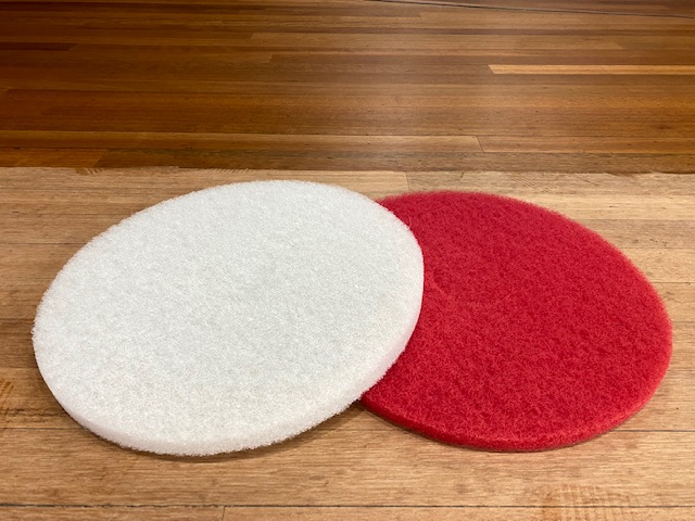 pads for massaging and polishing oil finish